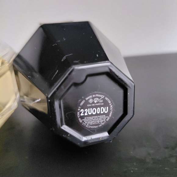 Viktor & Rolf Perfume 3.4oz Set - Picture 4 of 7